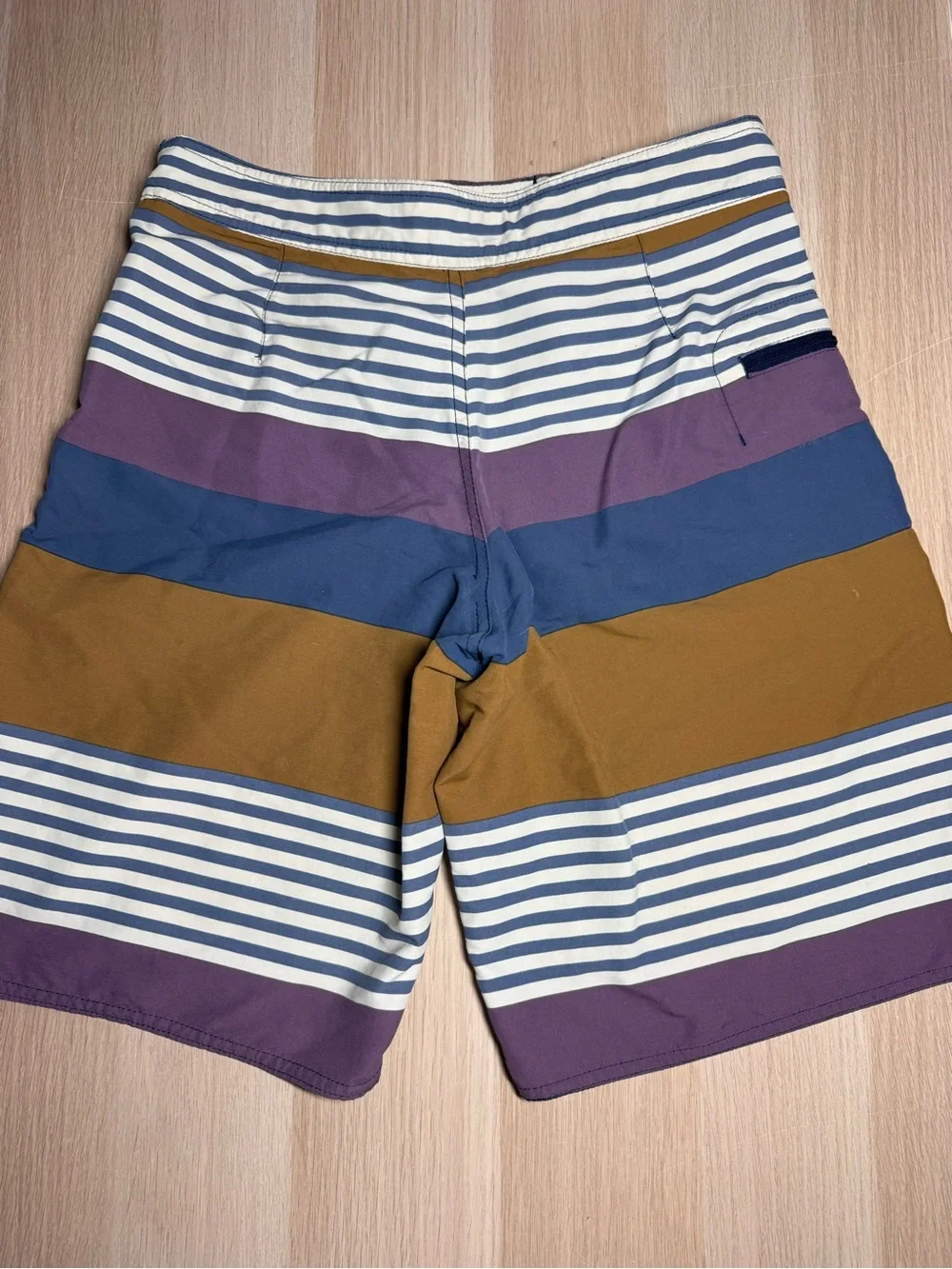 Patagonia Men's Wavefarer Striped Board Shorts sz 29